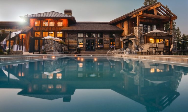 Luxury villa with swimming pool