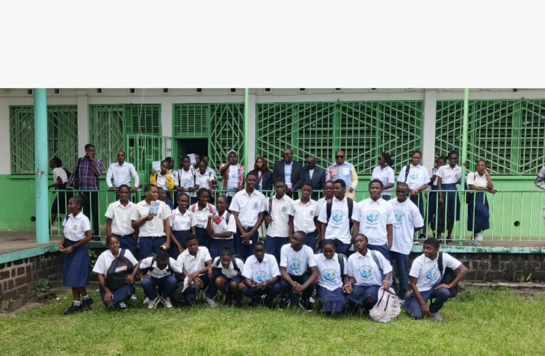 Gabon : au Lycée Léon MBA, l’ONG Gabon Environnement a mobilisé la jeunesse contre la pollution plastique