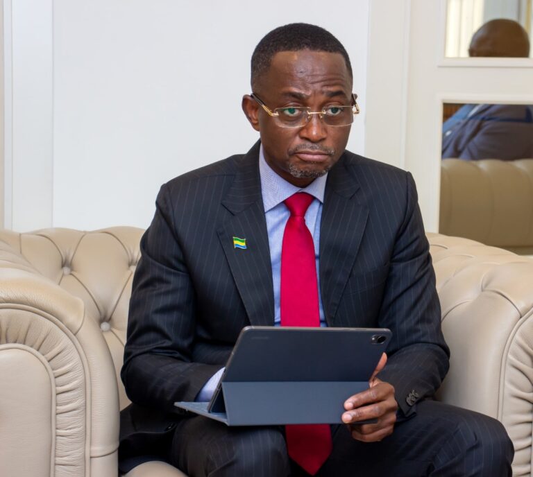 [GABON]Transformation du manganèse : devant les députés, Sosthène Nguema Nguema déroule la feuille de route gouvernementale